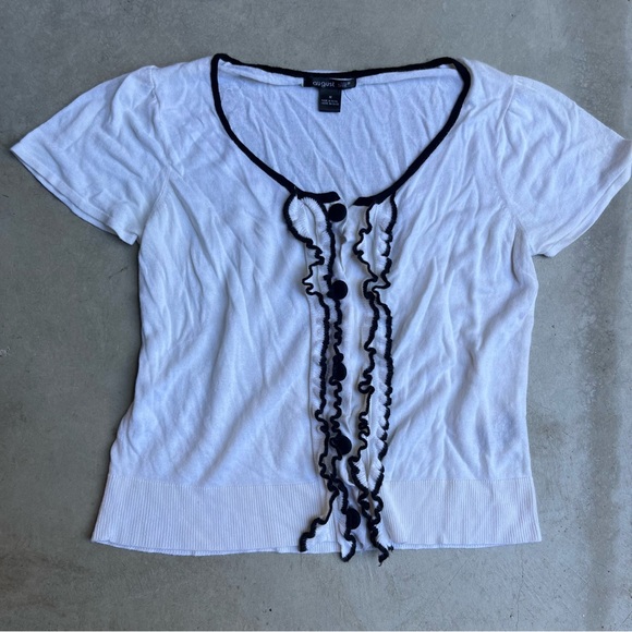 Vintage White and Black Ruffle Trim Top - Picture 1 of 3